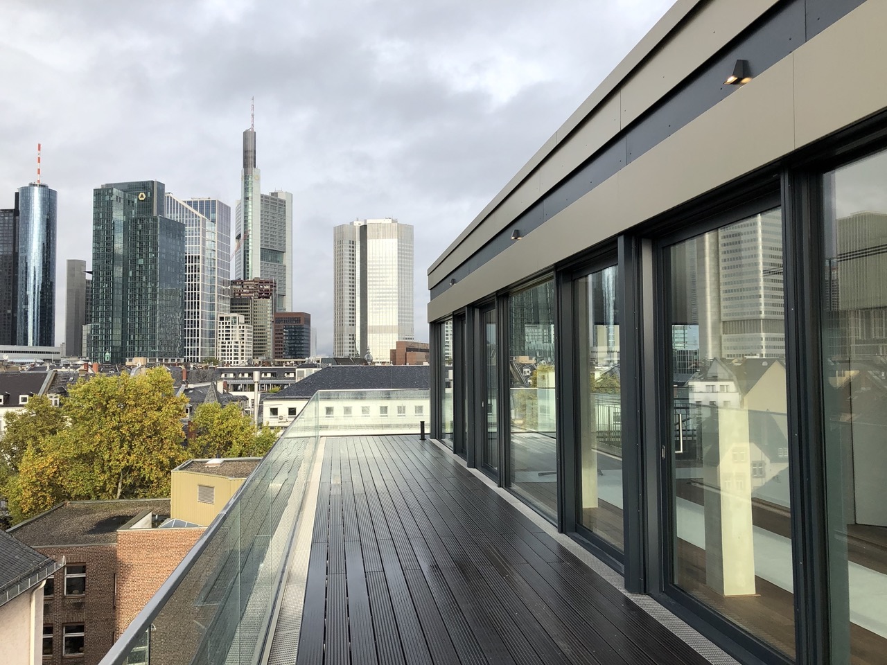 Penthouse mit Schiebetüren von Schmelz Metallbau